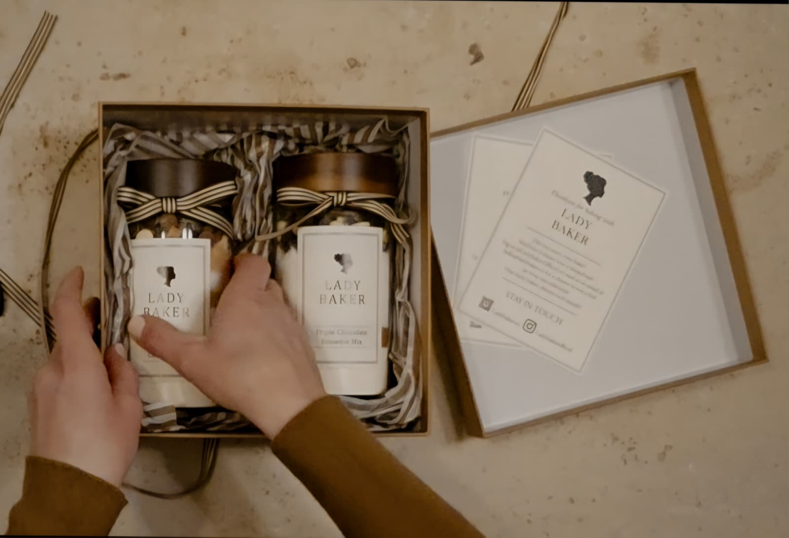 Lady Baker Jar Gift Box – Holds Two Jars, Ribbon Finish (Jars not included)
